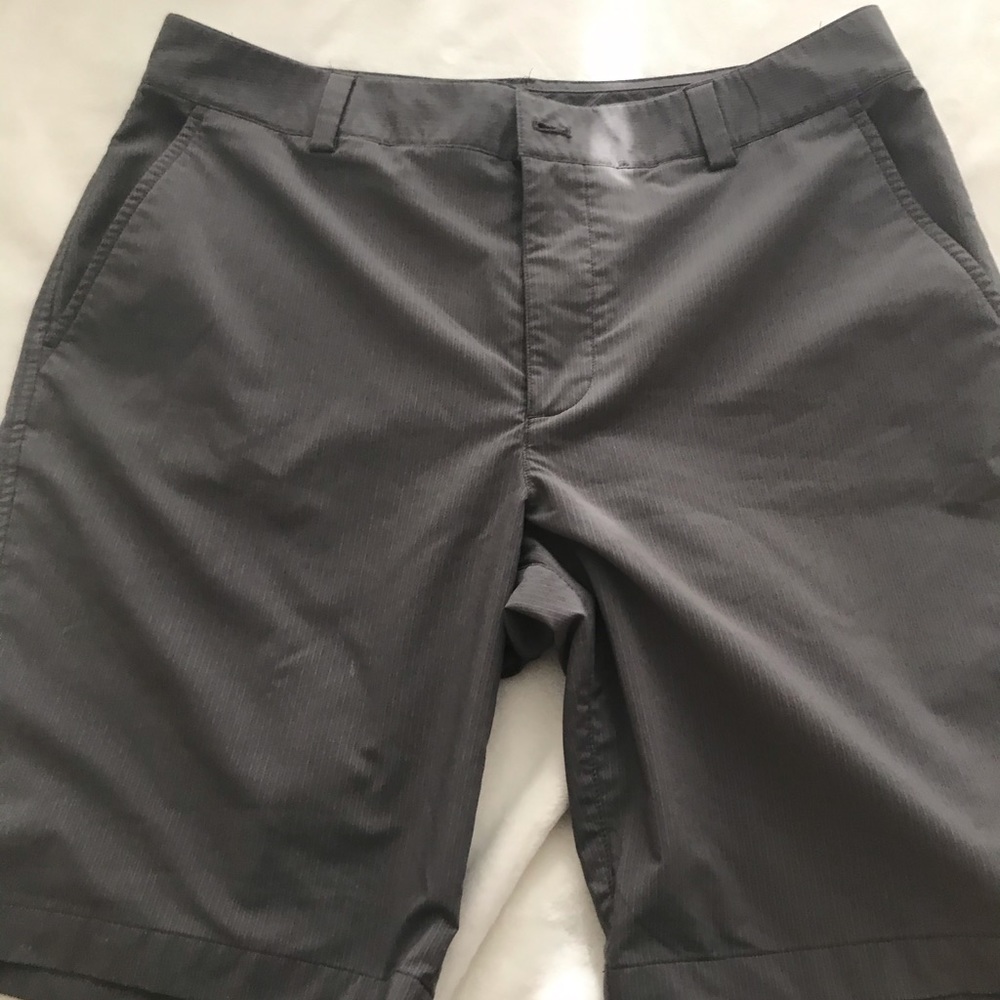 Mens 32 under armor shorts